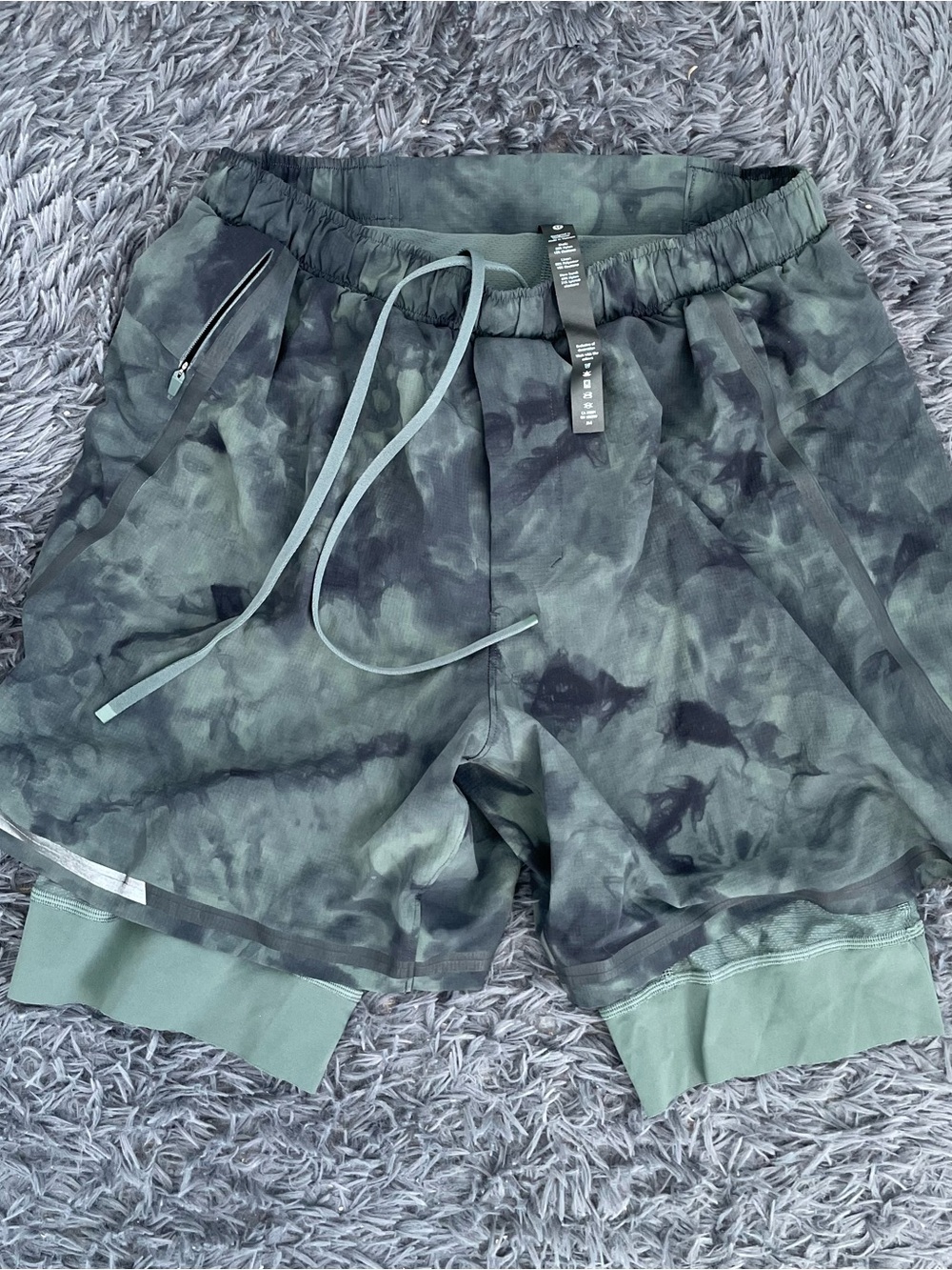 Men Size Medium Lululemon Shorts Green Camo Running 2-in-1 Lined